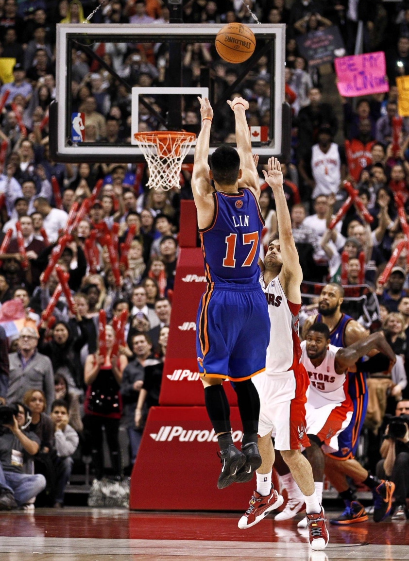 Cú ném game-winner của Jeremy Lin