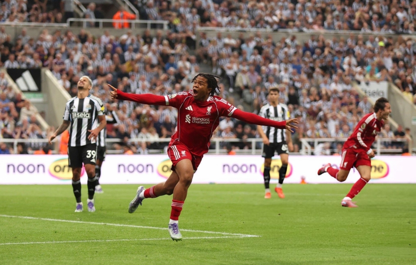 Rio Ngumoha - người hùng của Liverpool